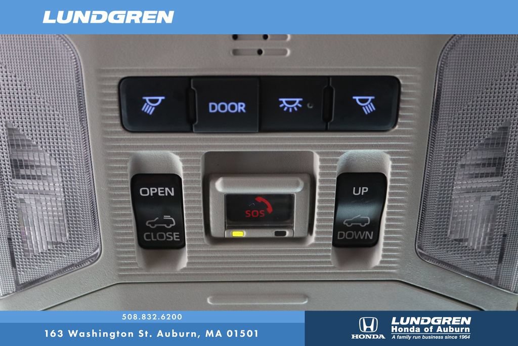 Used 2022 Toyota RAV4 XLE Premium AWD/4WD image 28
