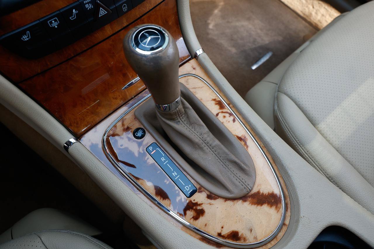 Used 2009 Mercedes-Benz E 350 Sedan w/ Premium 1 Pkg image 36