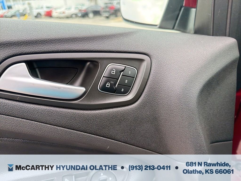 Used 2019 Ford Escape Titanium image 34