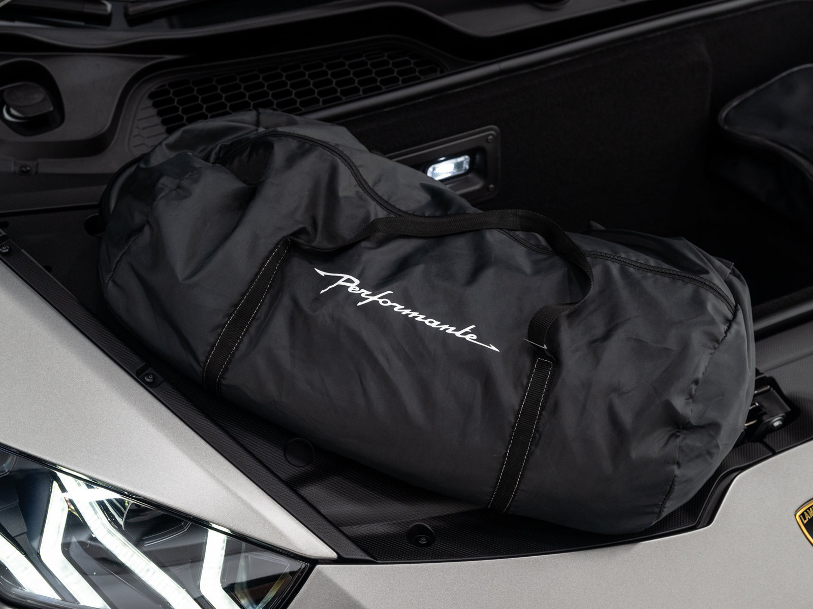 Used 2018 Lamborghini Huracan Performante AWD/4WD image 55