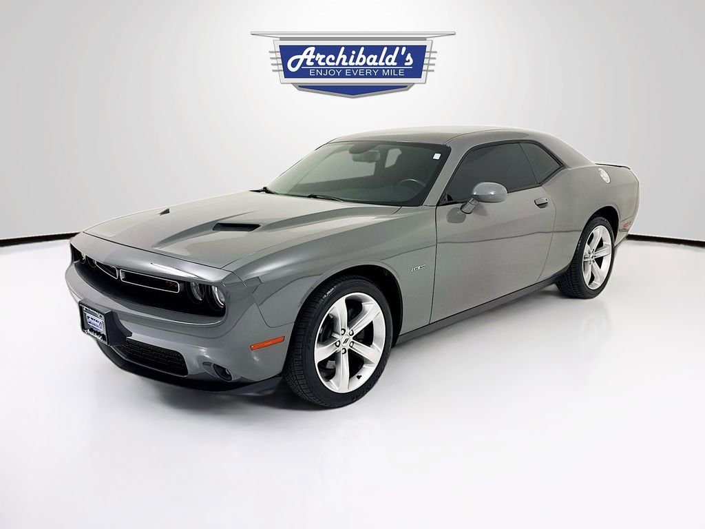 Used 2017 Dodge Challenger R/T RWD image 3