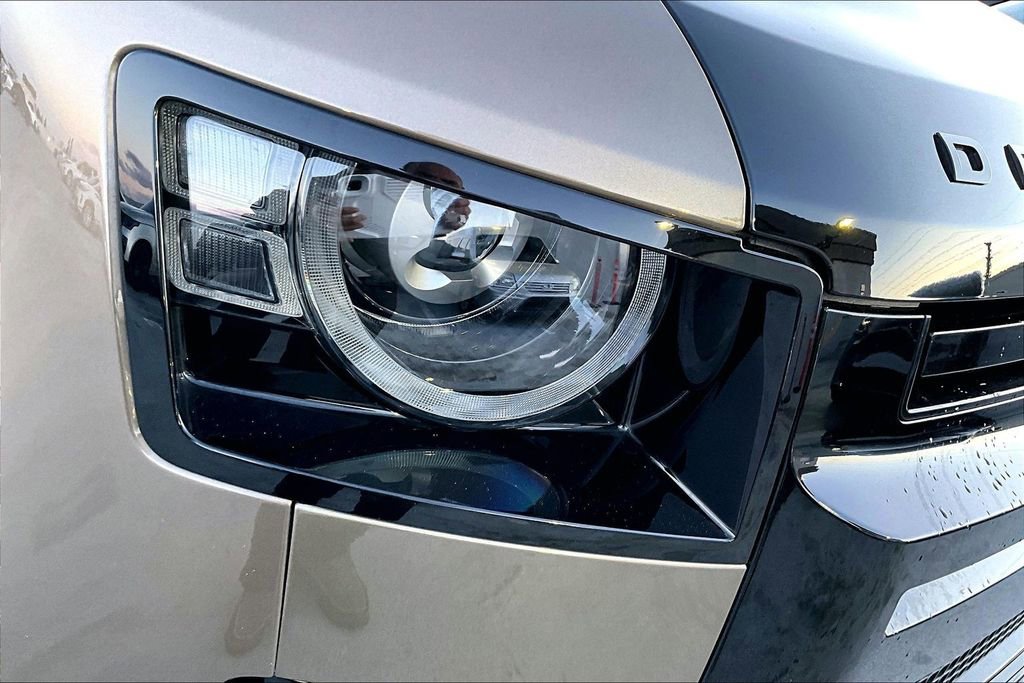 Certified 2025 Land Rover Defender 110 X image 30