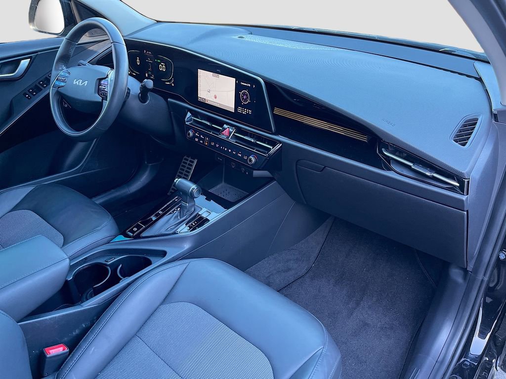 Certified 2023 Kia Niro EX Touring image 28