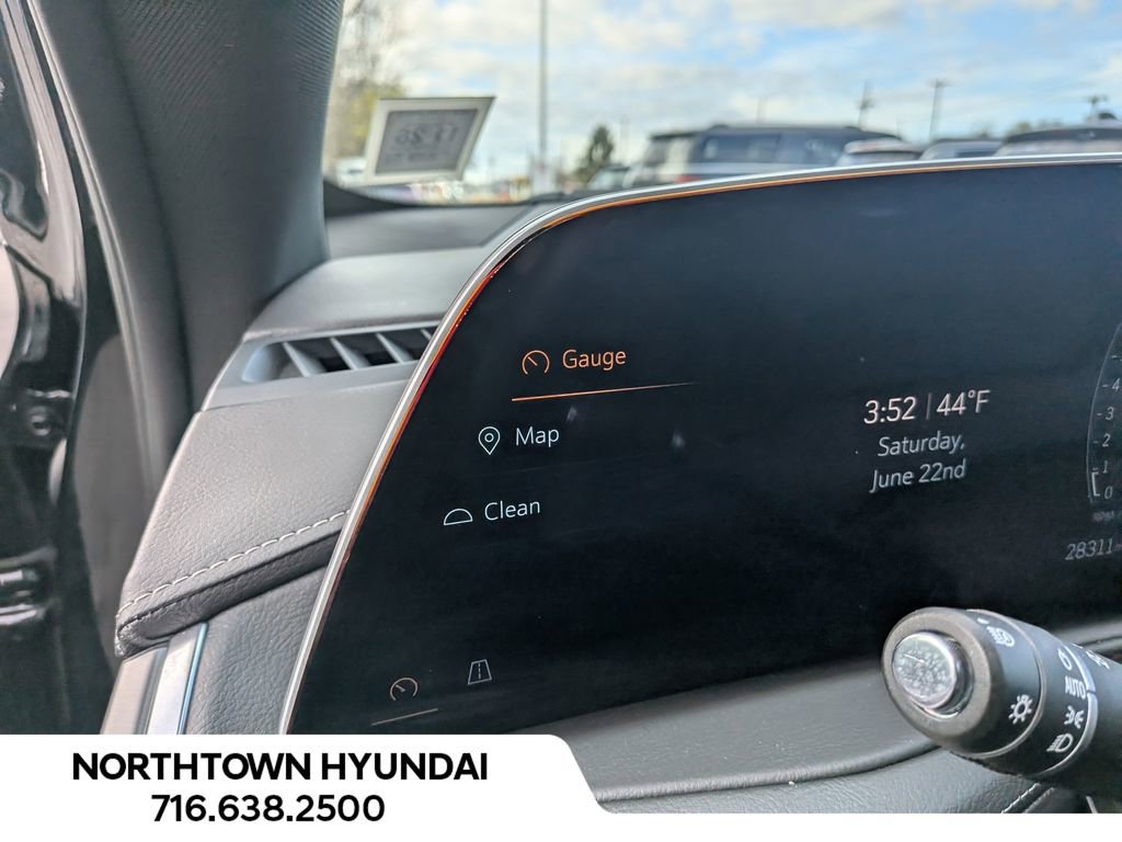 Used 2025 Cadillac XT4 Premium Luxury image 33