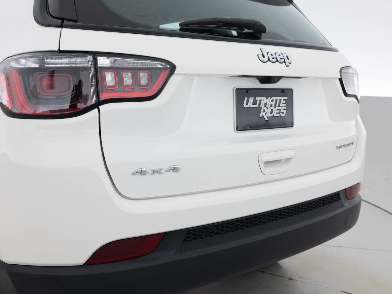 Used 2021 Jeep Compass Sport w/ Cold Weather Group AWD/4WD image 17