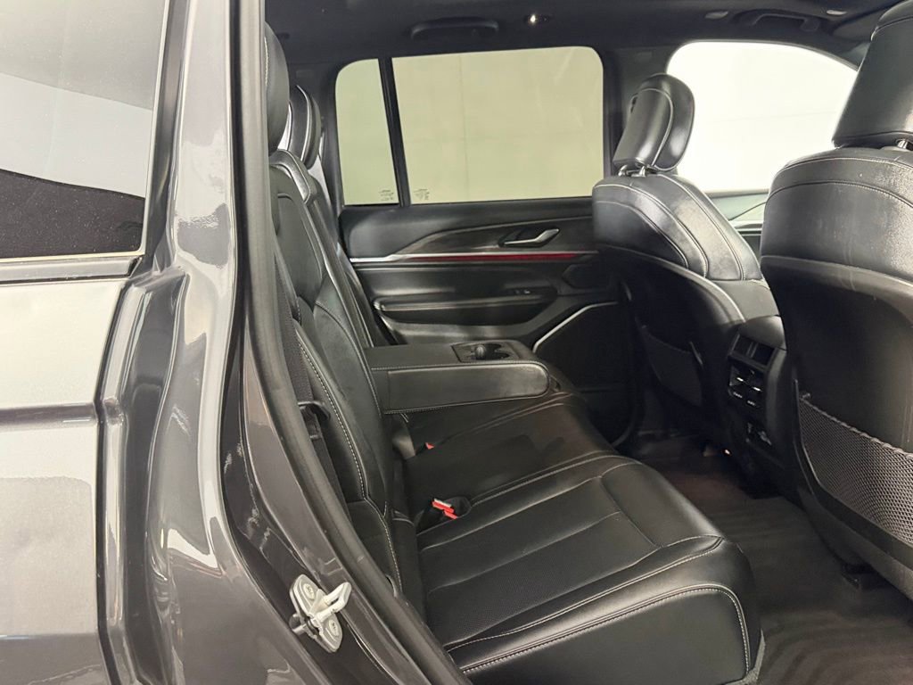 Used 2022 Jeep Grand Cherokee Overland image 31