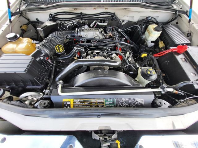 Used 2005 Ford Explorer XLT image 11