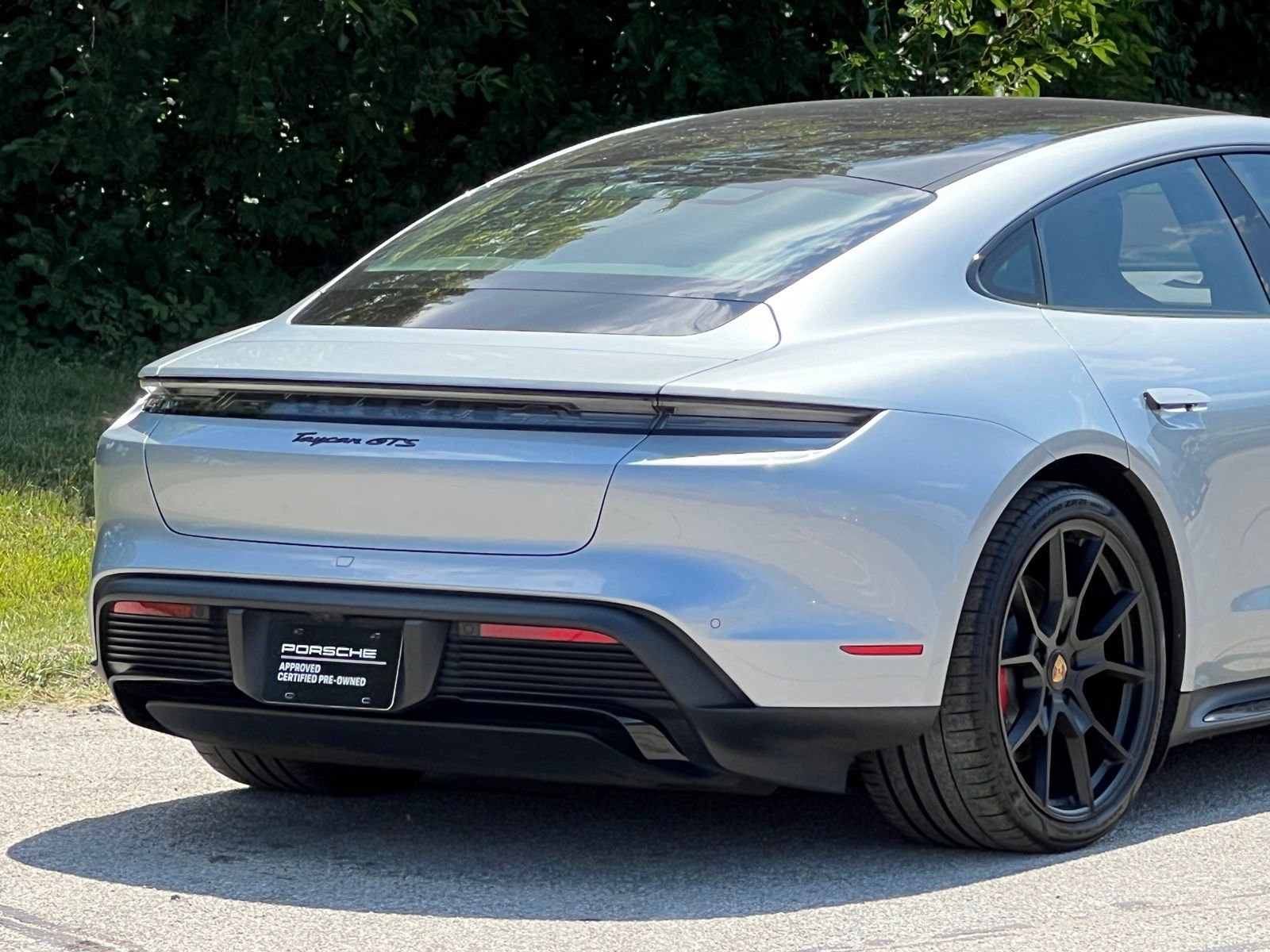 Certified 2022 Porsche Taycan GTS image 9