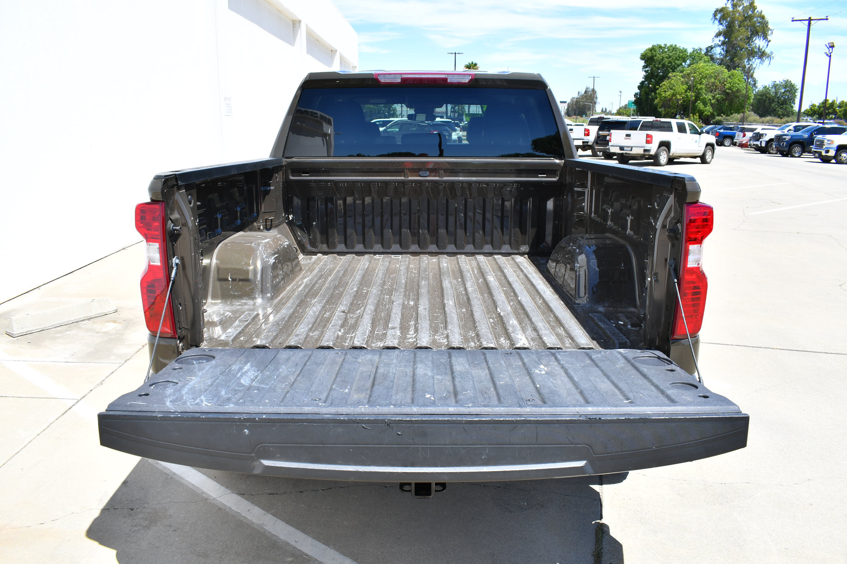 Used 2023 Chevrolet Silverado 1500 LT RWD image 8