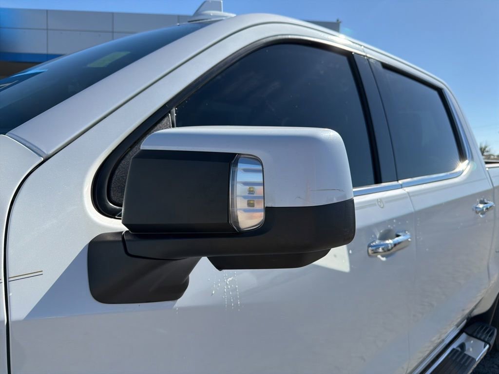 Used 2019 Chevrolet Silverado 1500 High Country w/ Technology Package image 13