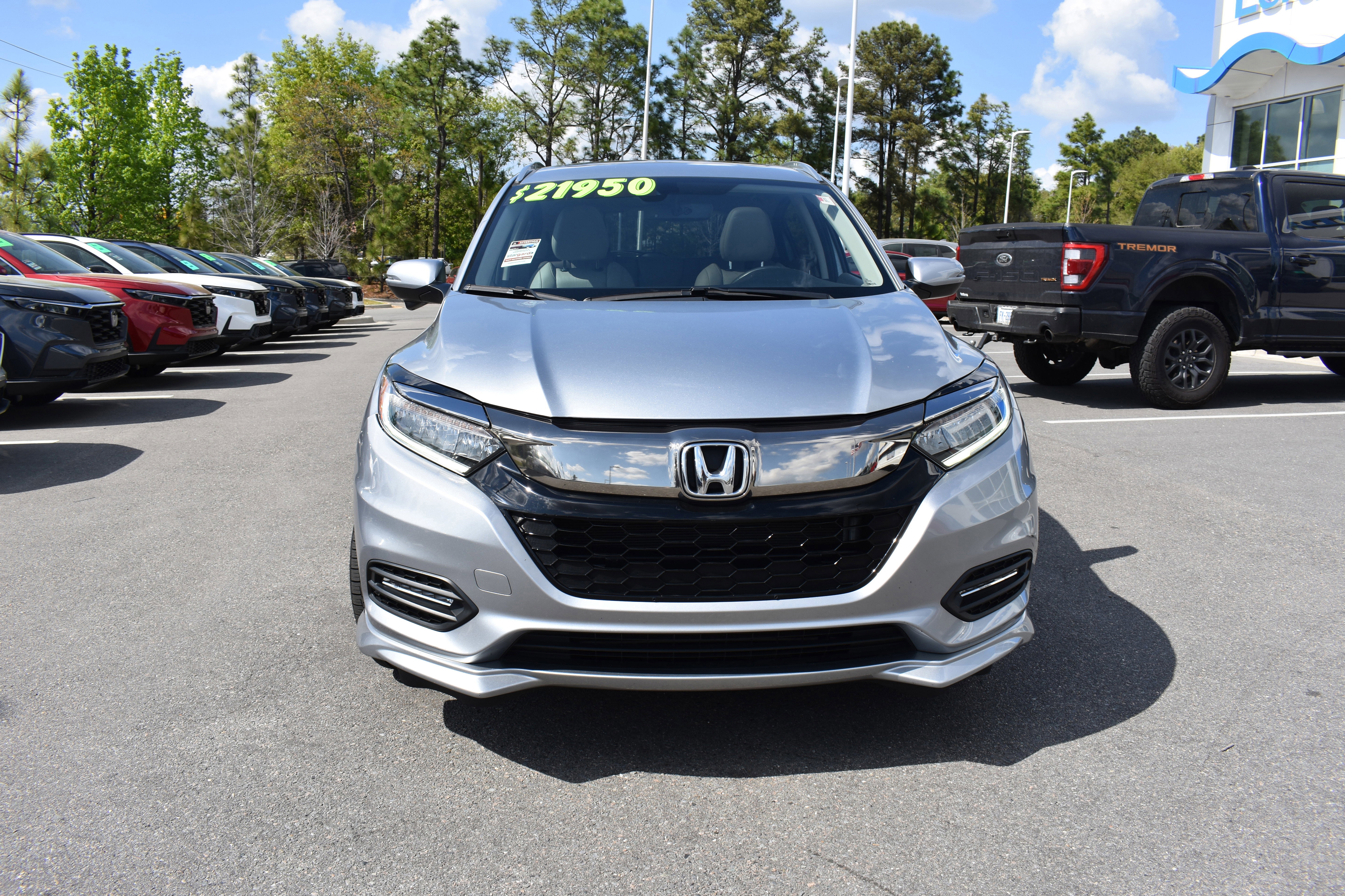 Used 2019 Honda HR-V Touring image 4