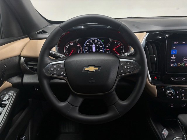 Used 2023 Chevrolet Traverse Premier image 13