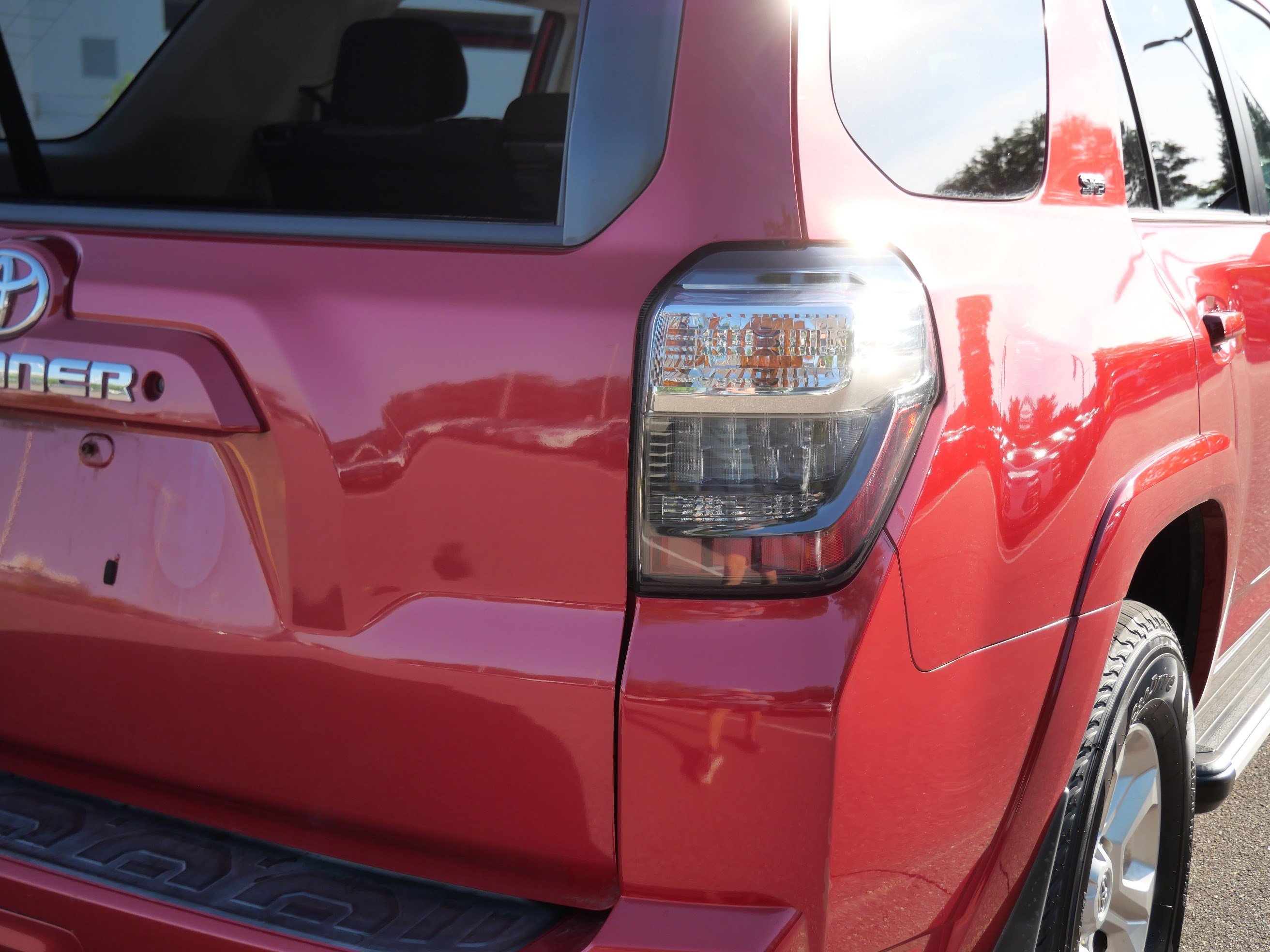 Certified 2016 Toyota 4Runner SR5 AWD/4WD image 17