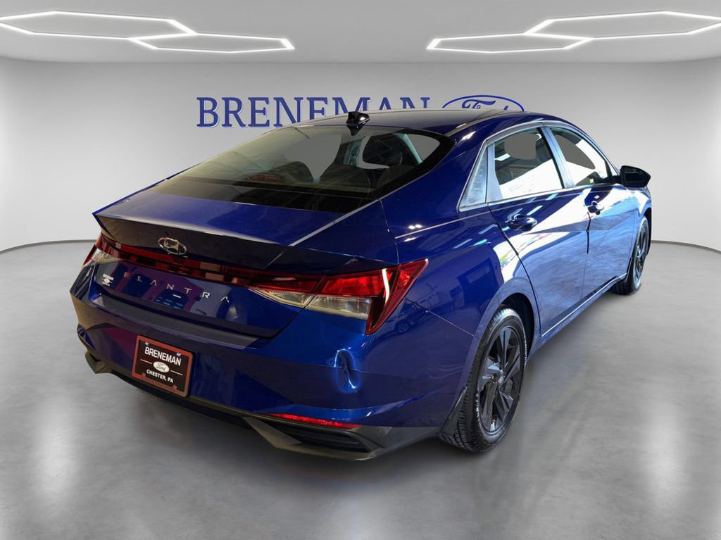 Used 2023 Hyundai Elantra SEL FWD image 5