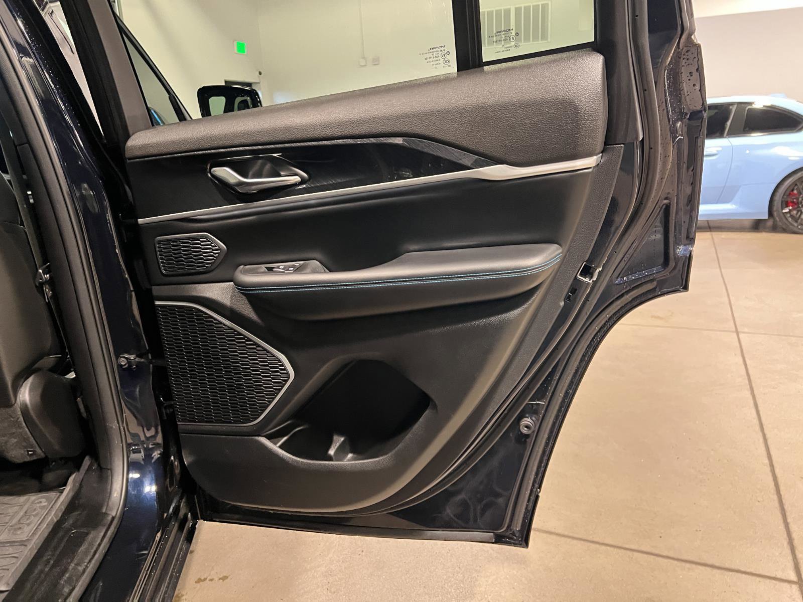 Used 2024 Jeep Grand Cherokee Trailhawk image 37