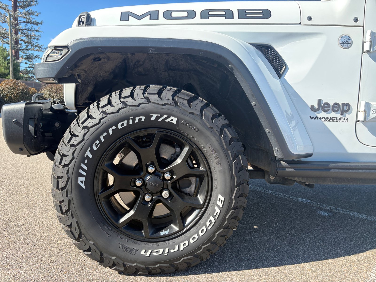 Used 2019 Jeep Wrangler Unlimited Sahara w/ Quick Order Package 24M Moab AWD/4WD image 11