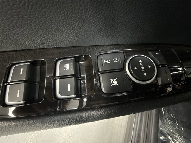Used 2020 Kia Sorento L image 13