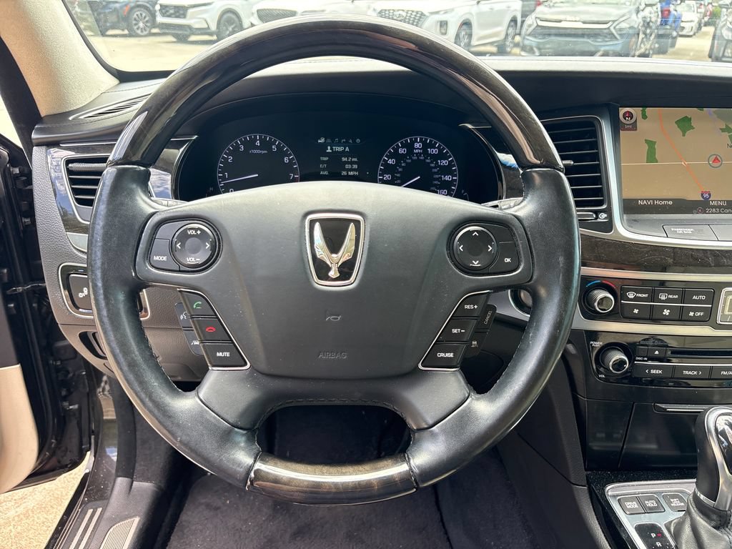 Used 2015 Hyundai Equus Signature RWD image 18