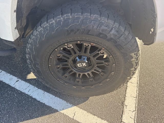 Used 2017 Toyota 4Runner SR5 AWD/4WD image 9