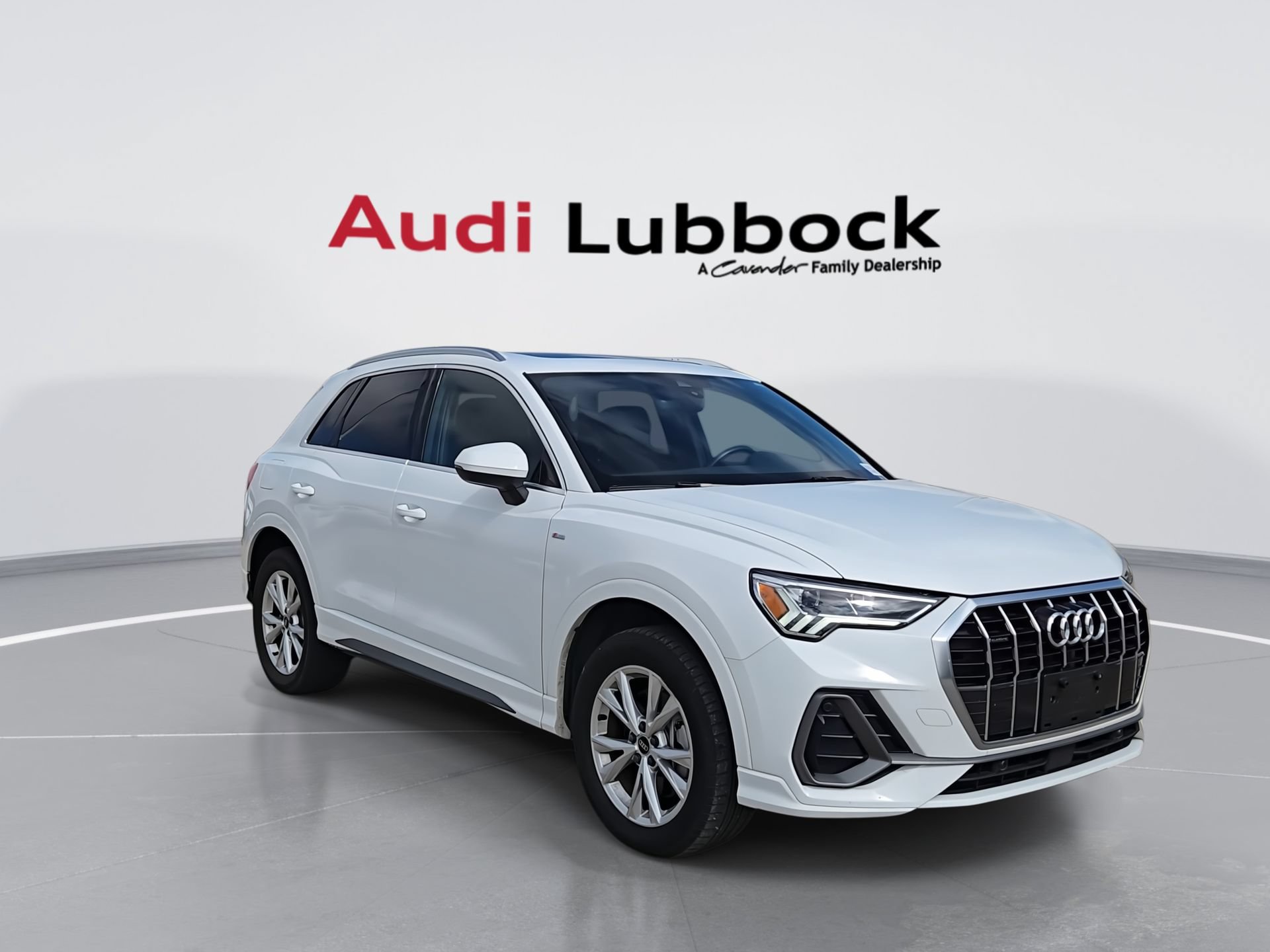 Certified 2025 Audi Q3 2.0T Premium AWD/4WD image 2