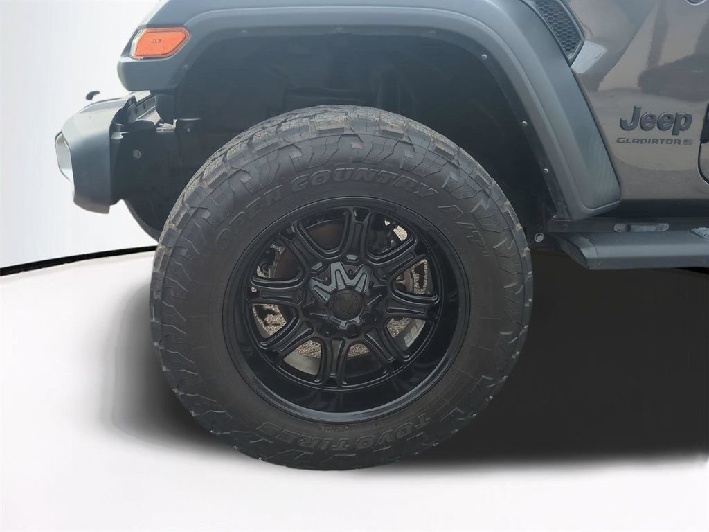 Used 2024 Jeep Gladiator Sport AWD/4WD image 11