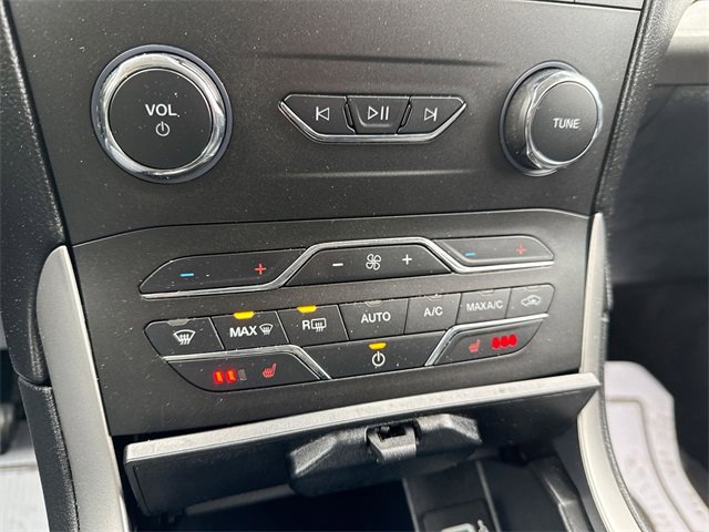 Used 2020 Ford Edge SEL w/ Cold Weather Package image 18