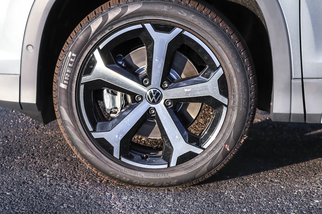 New 2026 Volkswagen Tiguan SE image 21