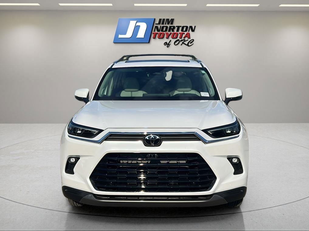 New 2026 Toyota Grand Highlander Platinum image 2