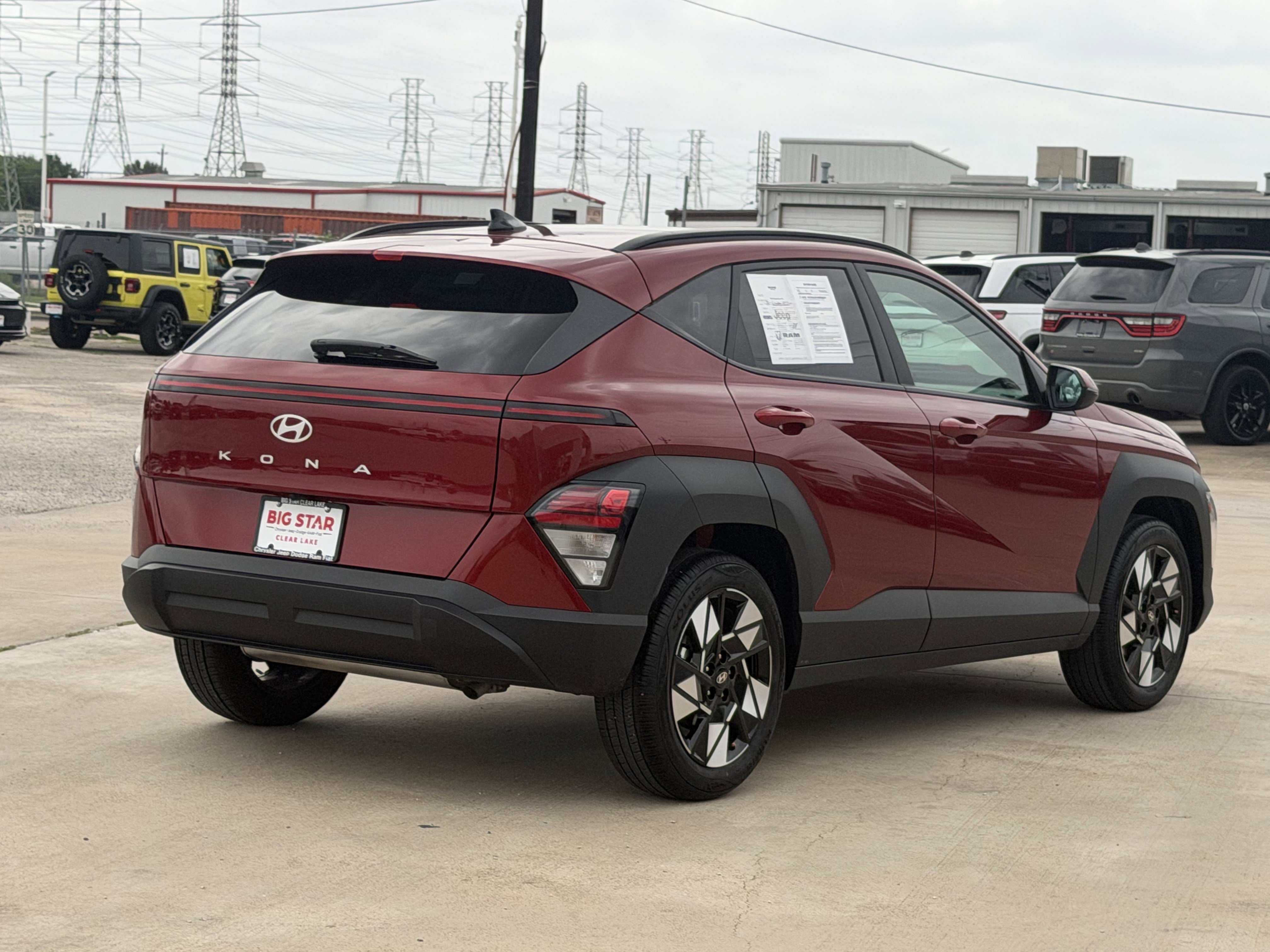 Used 2025 Hyundai Kona SEL FWD image 5