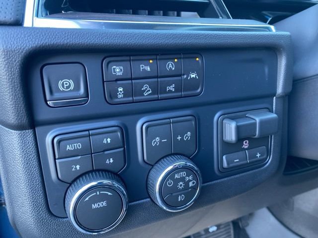 New 2026 Chevrolet Suburban Premier image 15