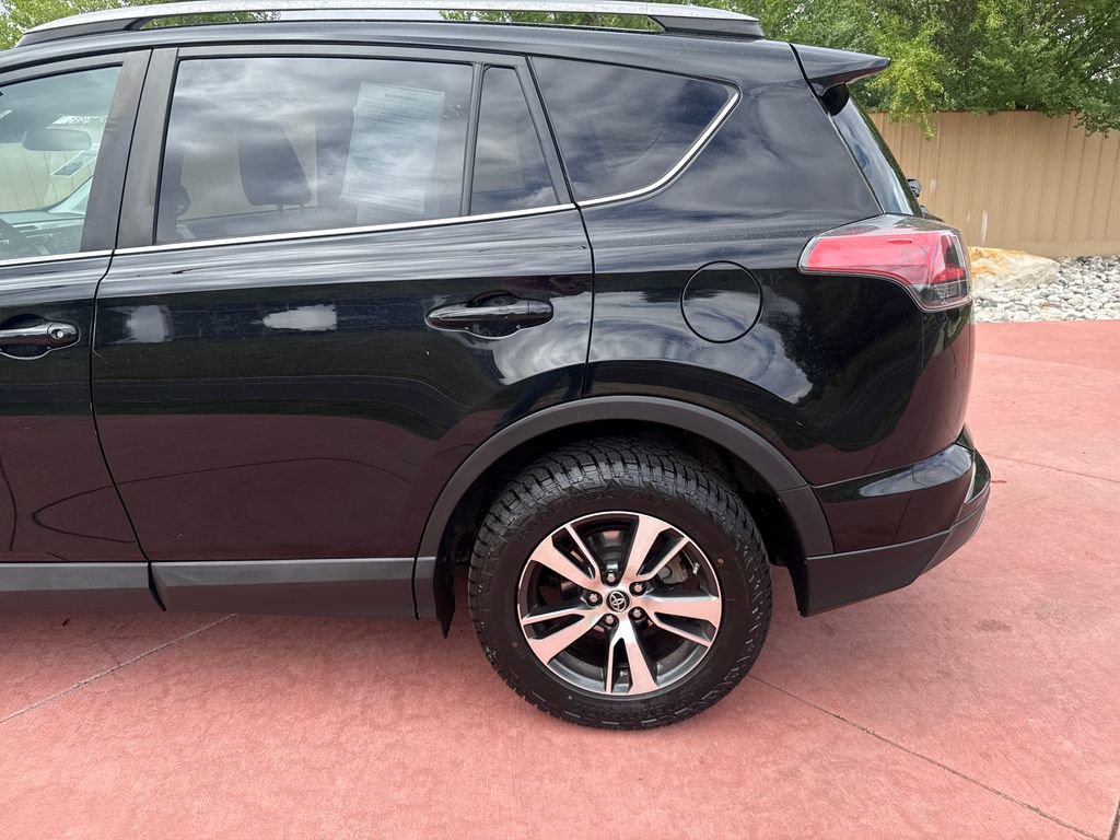 Used 2018 Toyota RAV4 XLE w/ Plus Extra Value Package AWD/4WD image 39