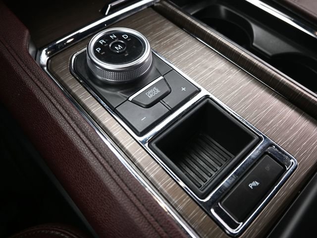 Used 2022 Ford Expedition Limited image 16