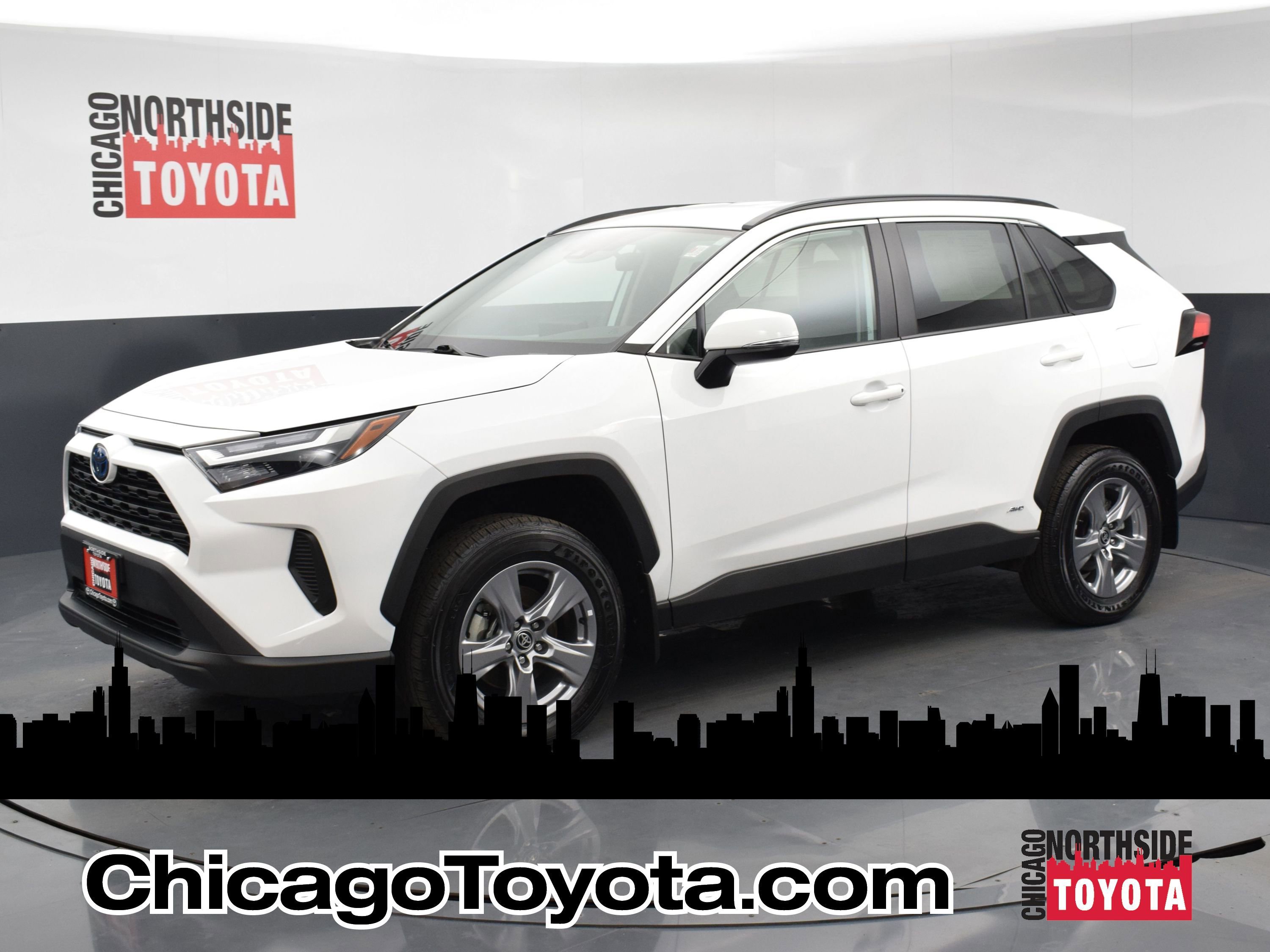Used 2022 Toyota RAV4 XLE image 1