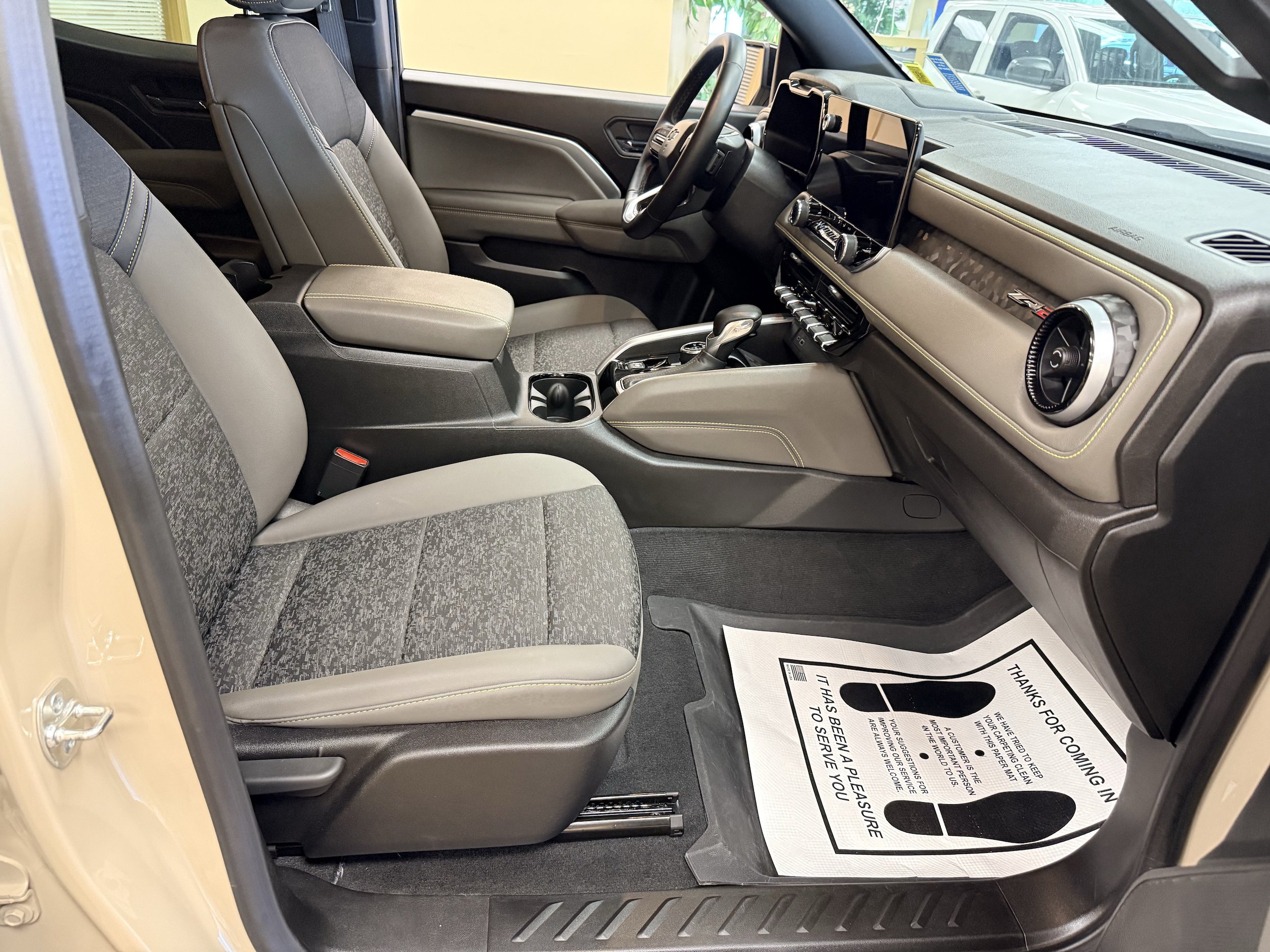 Used 2024 Chevrolet Colorado ZR2 w/ ZR2 Bison Edition AWD/4WD image 40