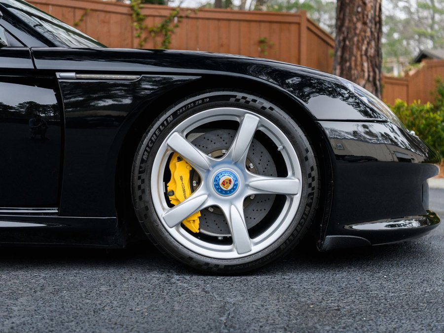 Used 2004 Porsche Carrera GT image 10