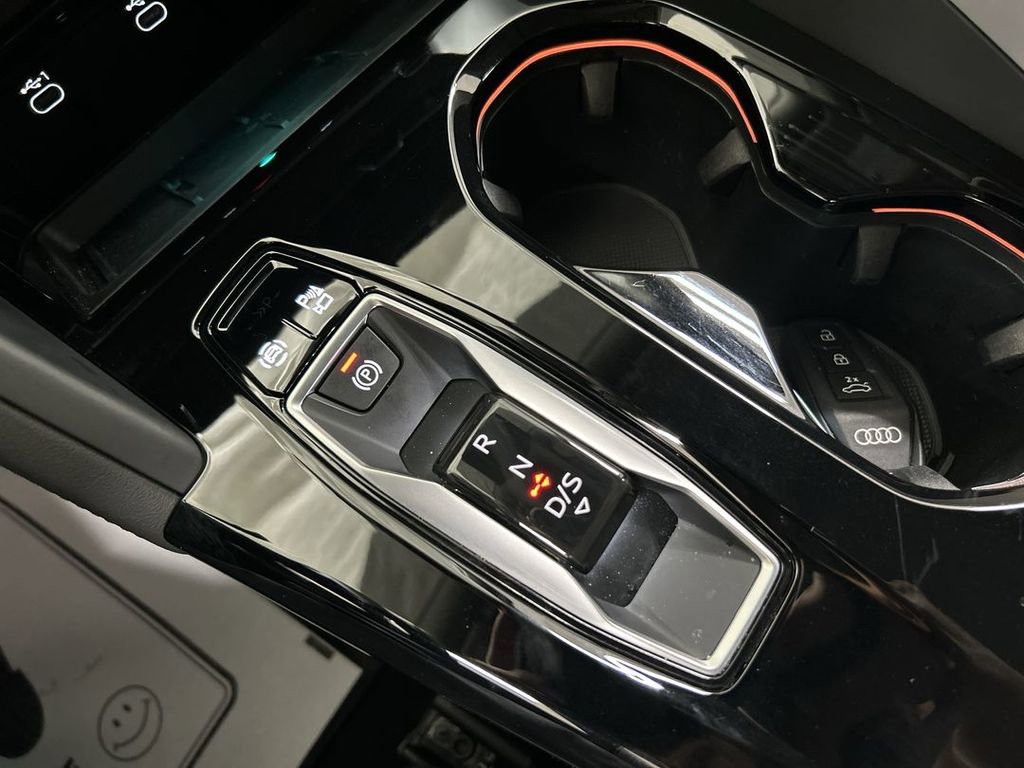 Used 2025 Audi Q5 Premium Plus w/ Premium Plus image 18