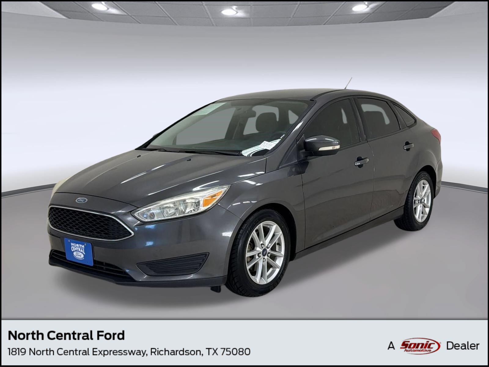 Used 2015 Ford Focus SE FWD image 1