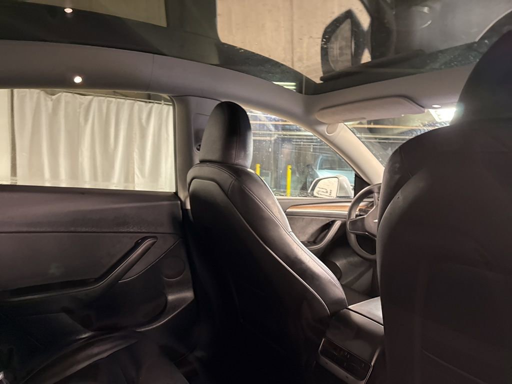 Used 2025 Tesla Model Y Long Range image 9