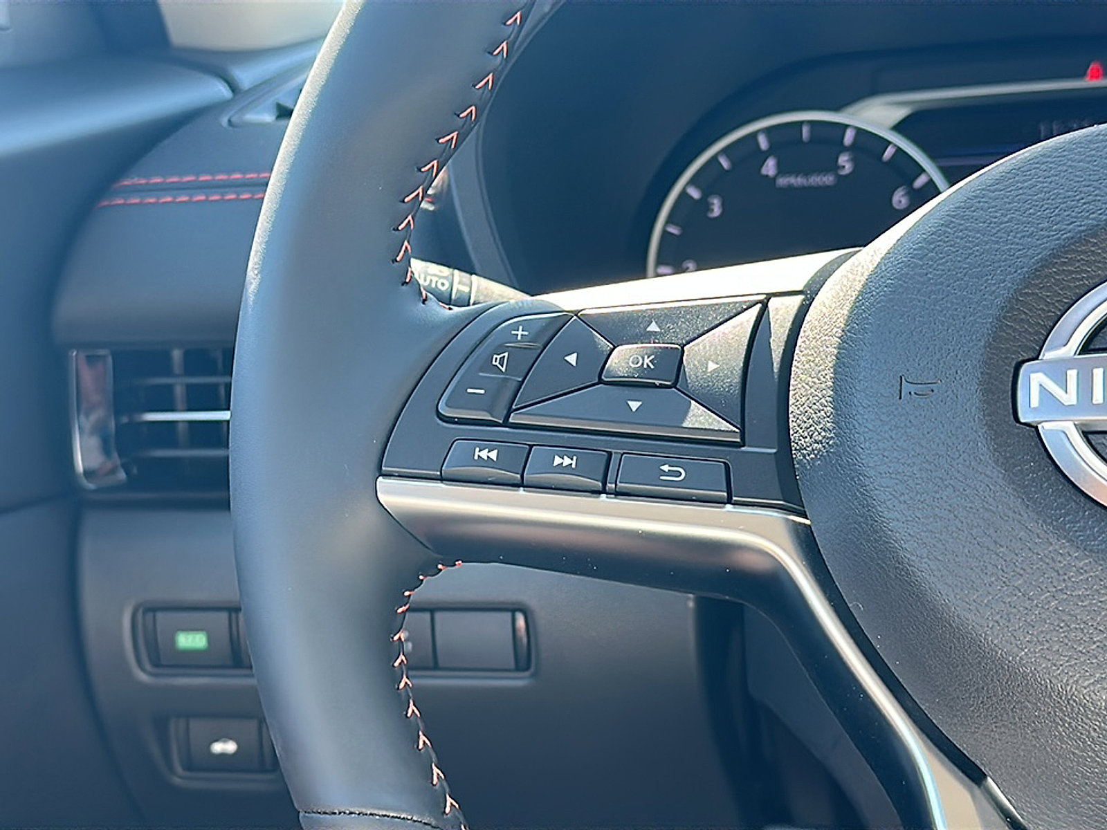 New 2025 Nissan Sentra SR w/ Trunk Package image 19