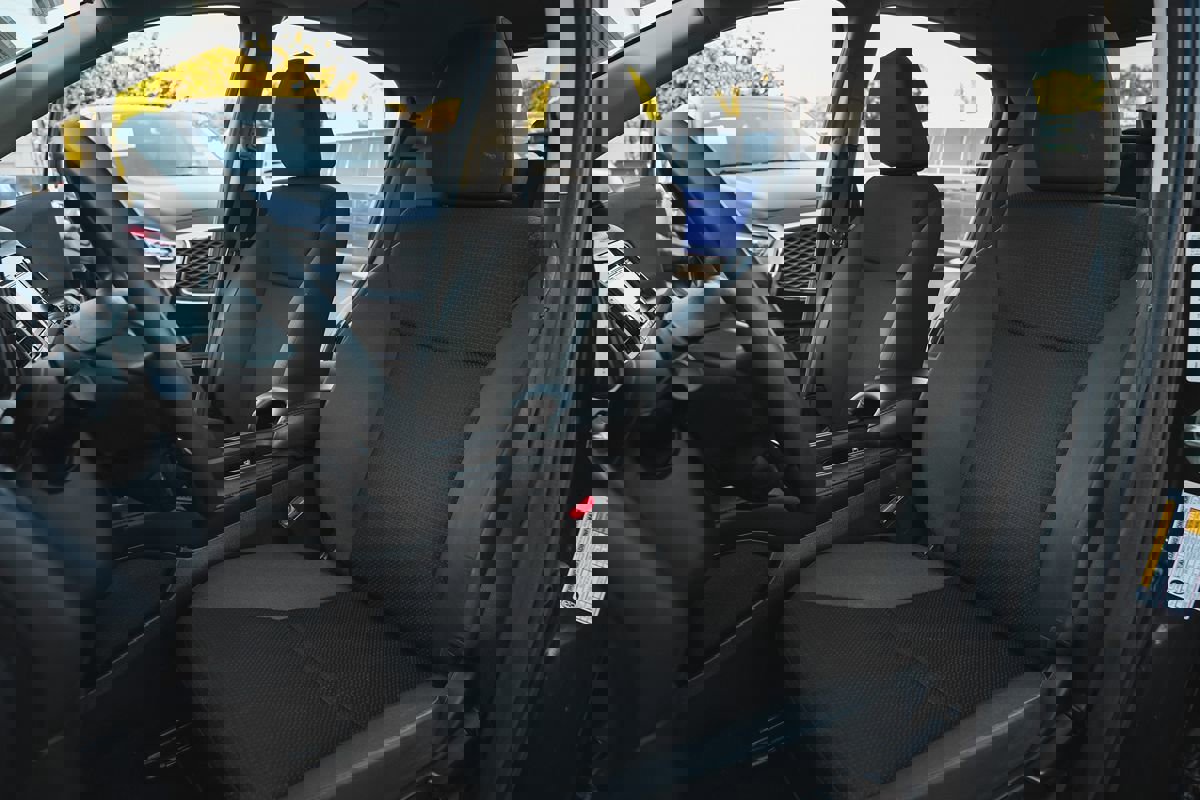 Used 2019 Honda HR-V LX image 9