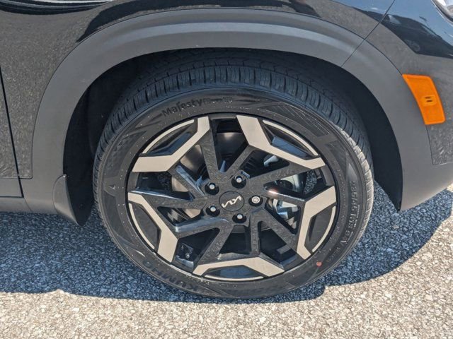 Used 2025 Kia Seltos SX w/ SX Sunroof Package image 10