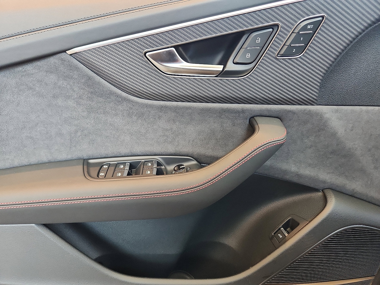 New 2026 Audi SQ8 Prestige image 12