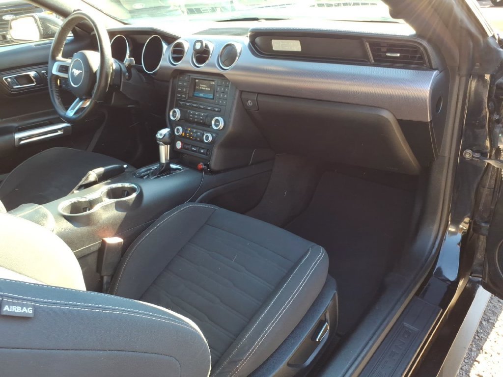 Used 2017 Ford Mustang Coupe RWD image 10