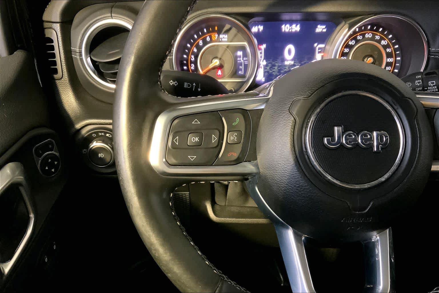 Used 2021 Jeep Wrangler Unlimited Sahara AWD/4WD image 24