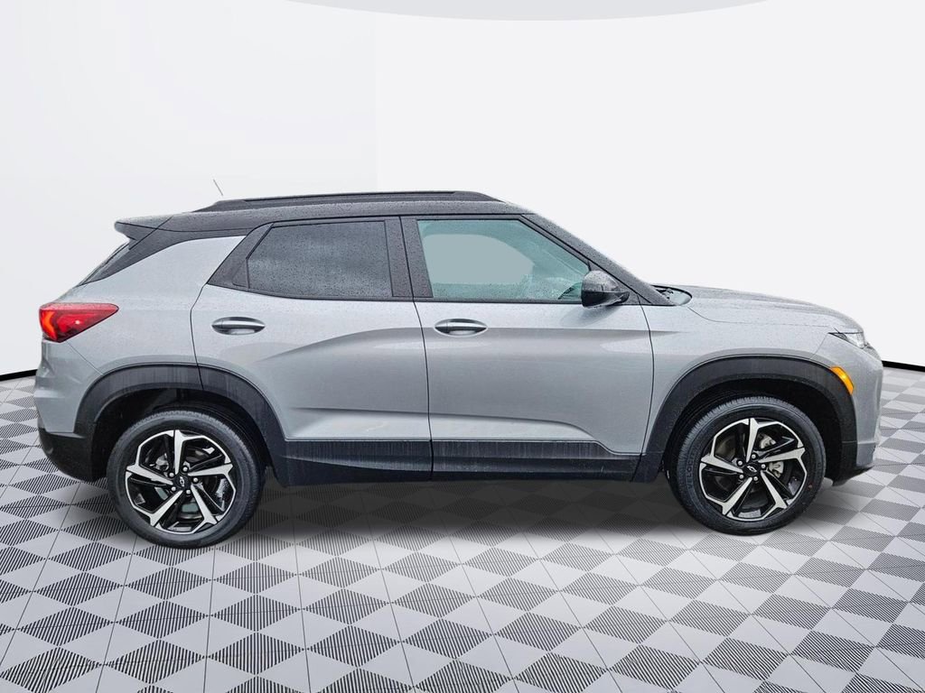 Used 2023 Chevrolet TrailBlazer RS w/ Sun and Liftgate Package image 7