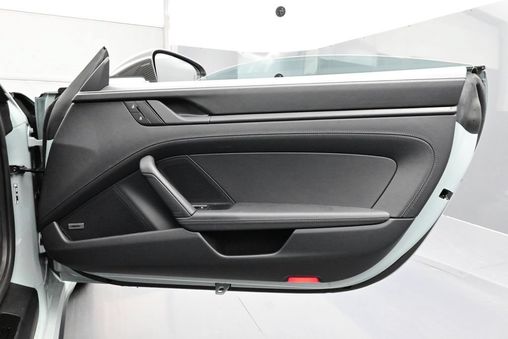 Certified 2025 Porsche 911 Carrera GTS RWD image 16