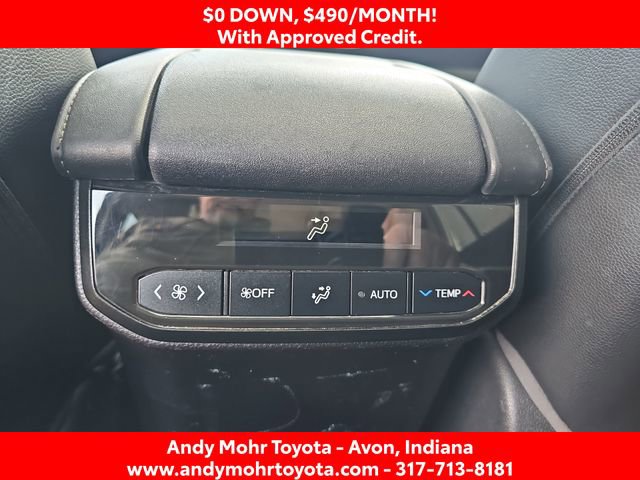 Used 2020 Toyota Highlander XLE image 28