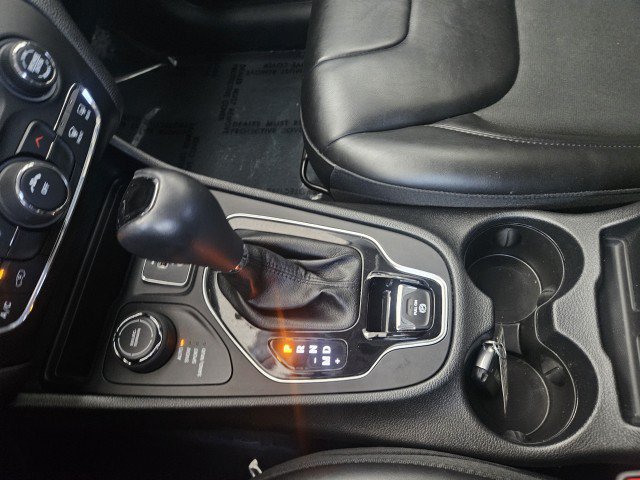 Used 2021 Jeep Cherokee Latitude Plus AWD/4WD image 26