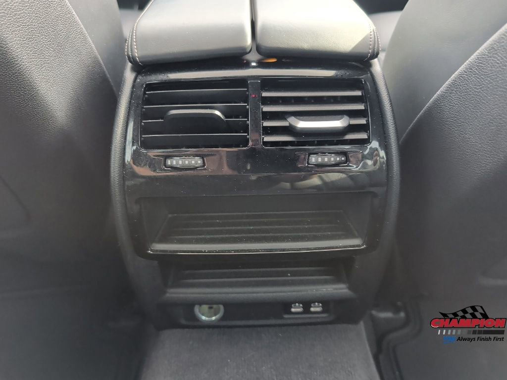 Used 2023 BMW M550i xDrive w/ Executive Package AWD/4WD image 29