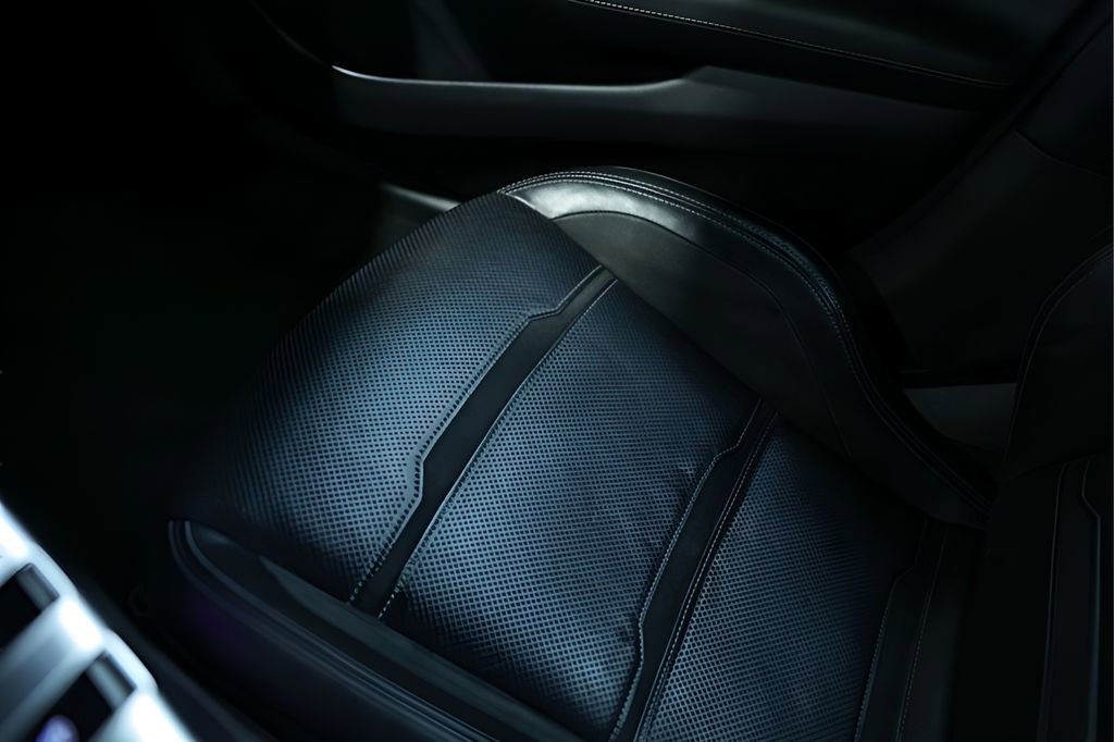 Used 2021 Mercedes-Benz AMG GT 53 w/ Driver Assistance Package image 45